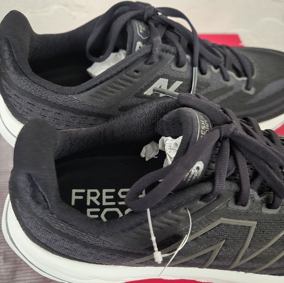 Men New Balance Size: 91/2 2E - Picture 7 of 7